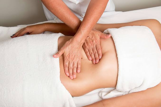 Estética corporal e massagens na Deise Hair Studio